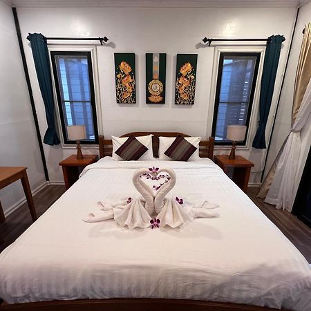 Big Elk Steak House - Homestay Trat Exterior photo