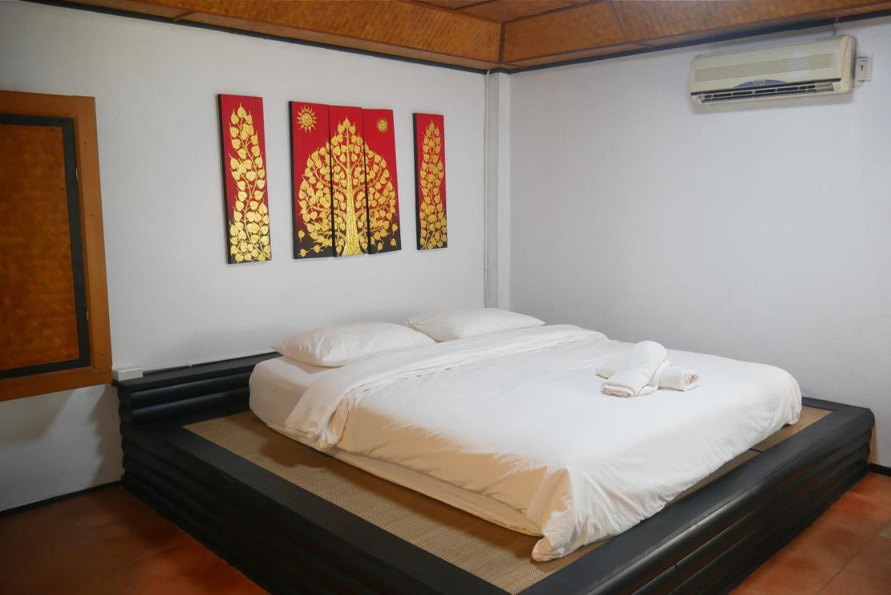 Big Elk Steak House - Homestay Trat Exterior photo