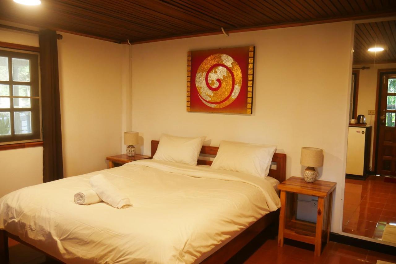 Big Elk Steak House - Homestay Trat Exterior photo
