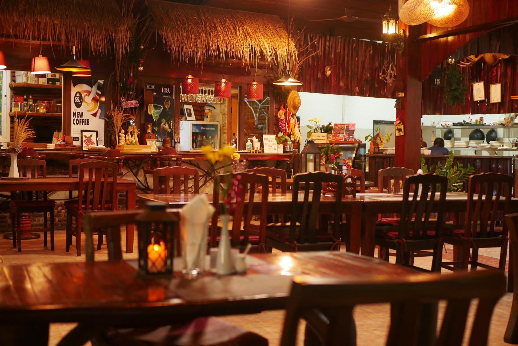 Big Elk Steak House - Homestay Trat Exterior photo