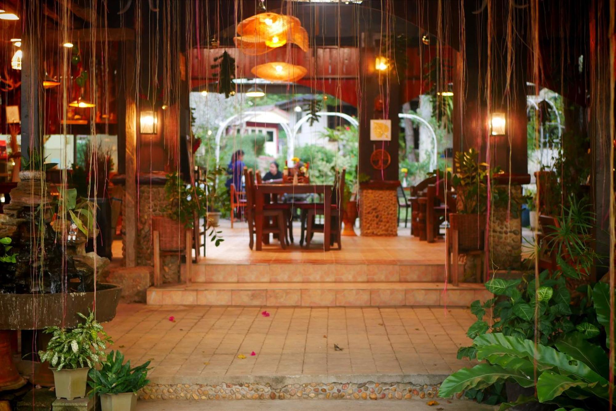 Big Elk Steak House - Homestay Trat Exterior photo