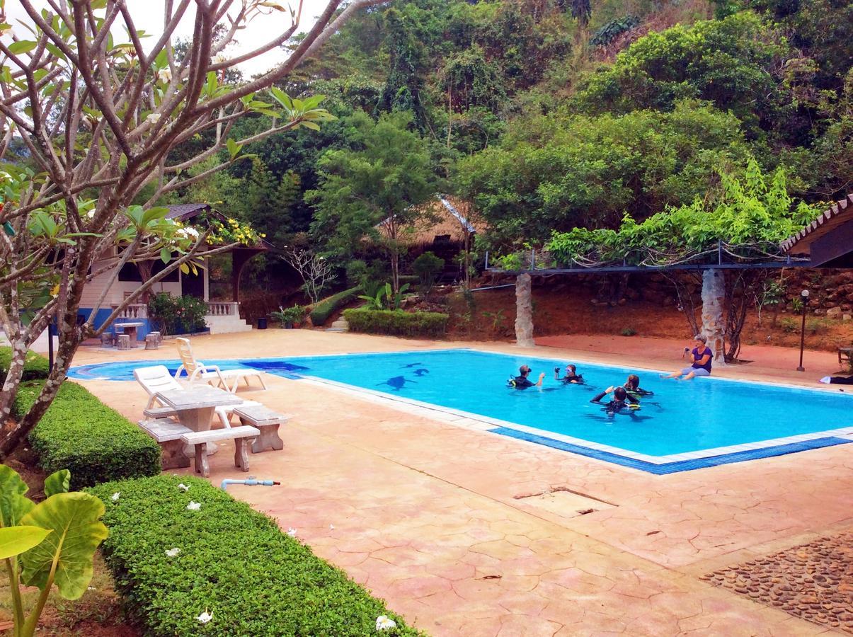Big Elk Steak House - Homestay Trat Exterior photo